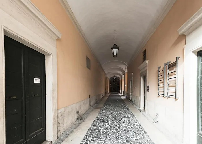 Charming Penthouse In Piazza Venezia With Terrace